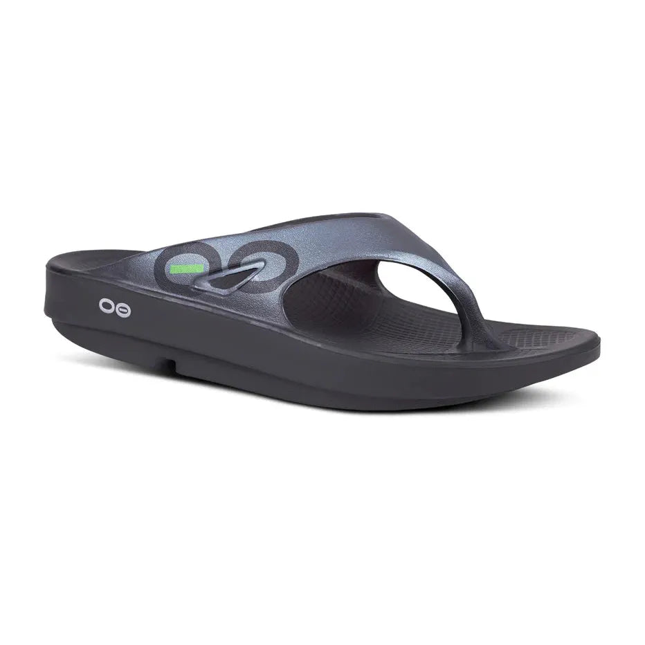 1001GRPH_shot2_932x680_45a37d9c-0da4-4e5f-b075-788dd11ba1a8 OOFOS Unisex OOriginal Sport Flip Flops in Graphite - Image 1