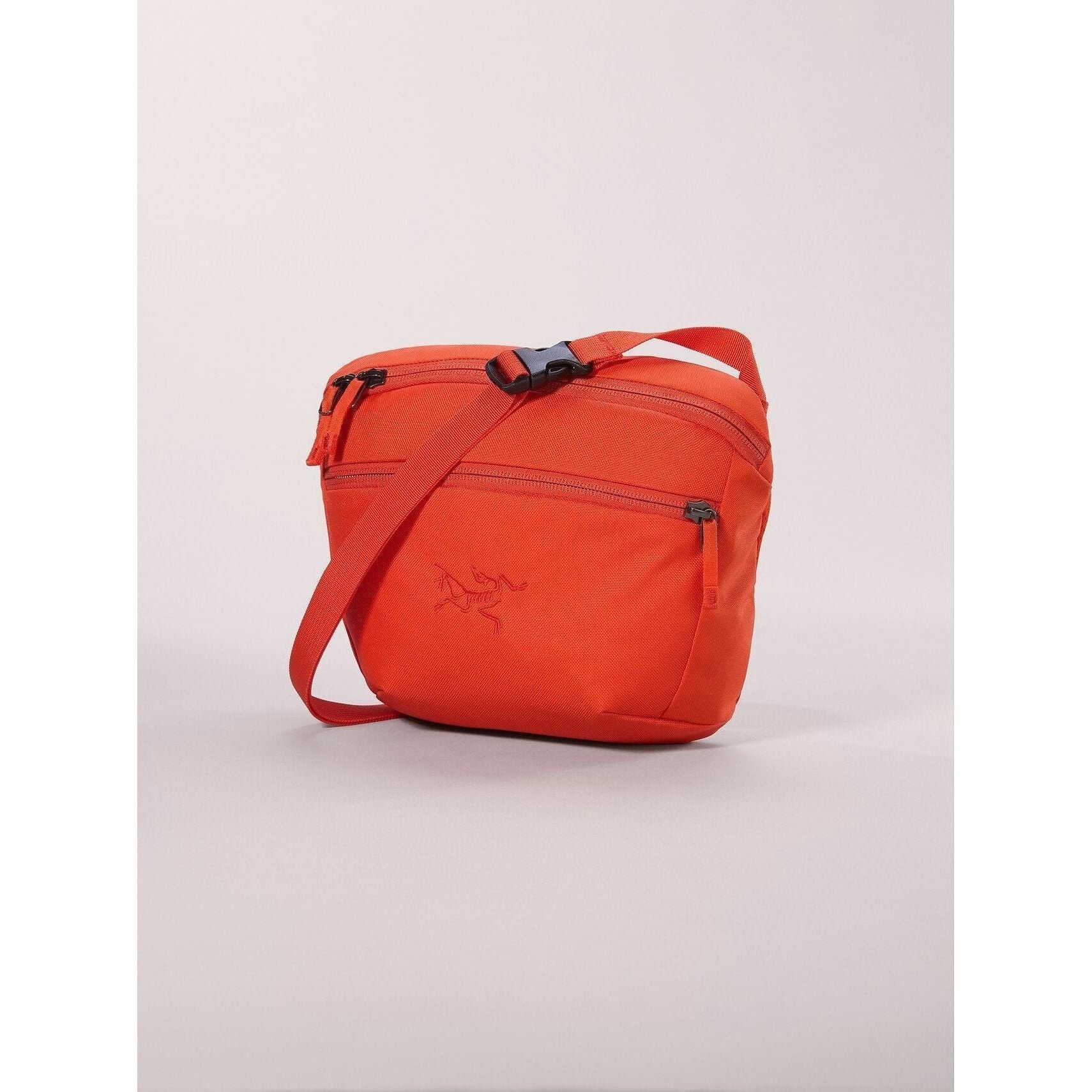 F24-X000008973-Mantis-2-Waist-Pack-Solaris-Front #color_solaris