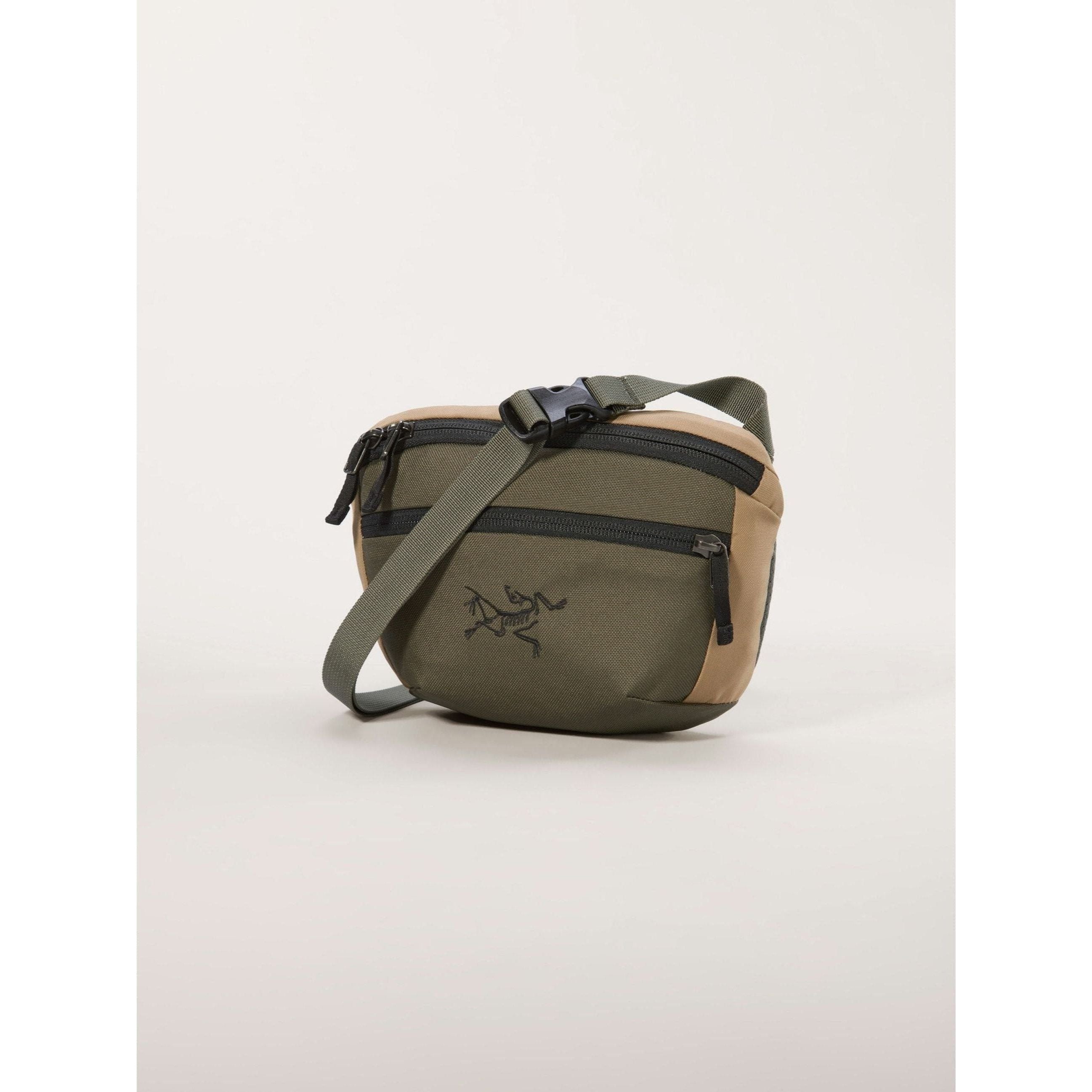 F24-X000009234-Mantis-1-Waist-Pack-Tatsu-Canvas-Black-Front #color_tatsu-canvas-black