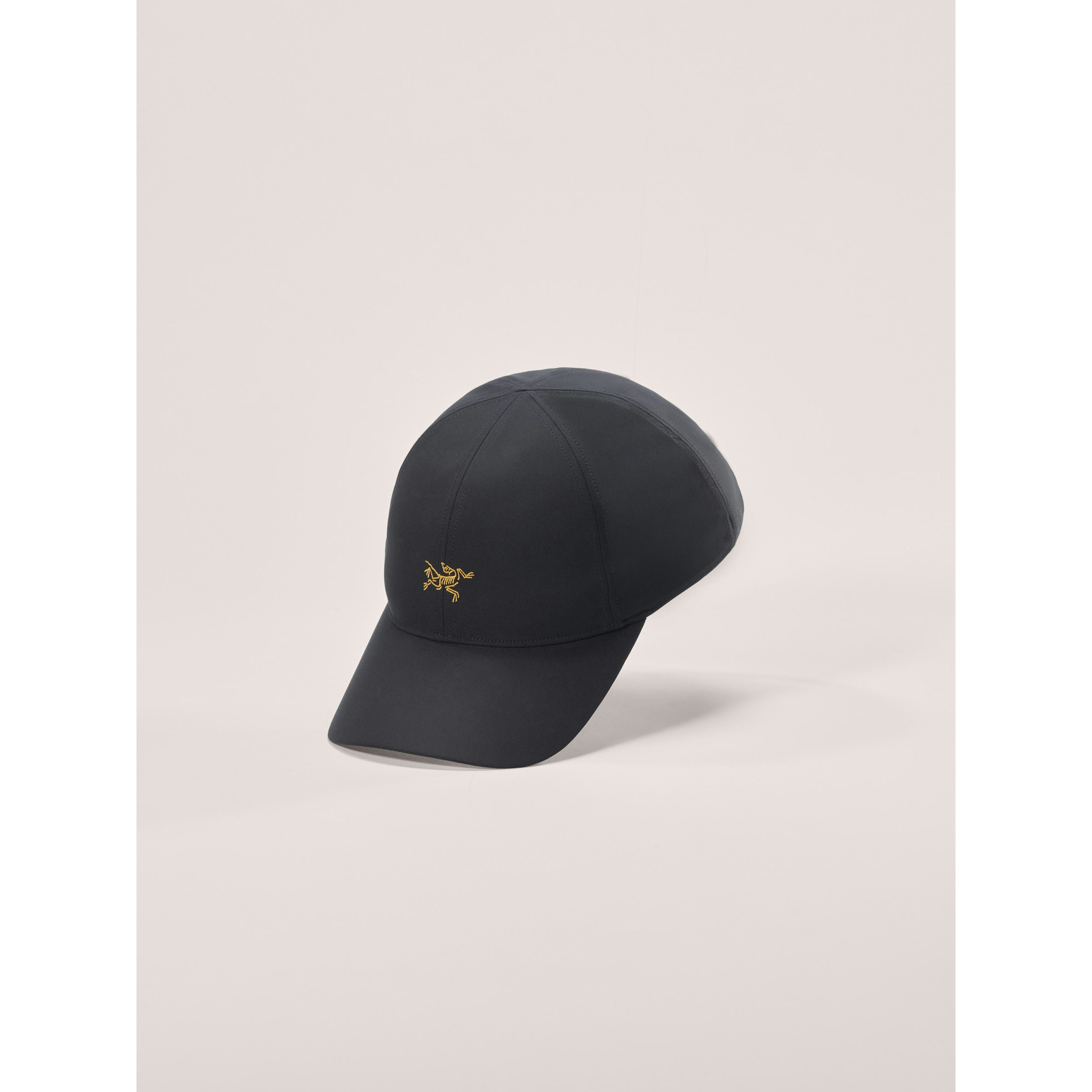 S25-X000009782-Small-Bird-Cap-24K-Black-Front Arc'teryx Small Bird Cap - Image 1